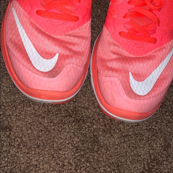 Neon orange Nike free runs - Picture 6 of 6